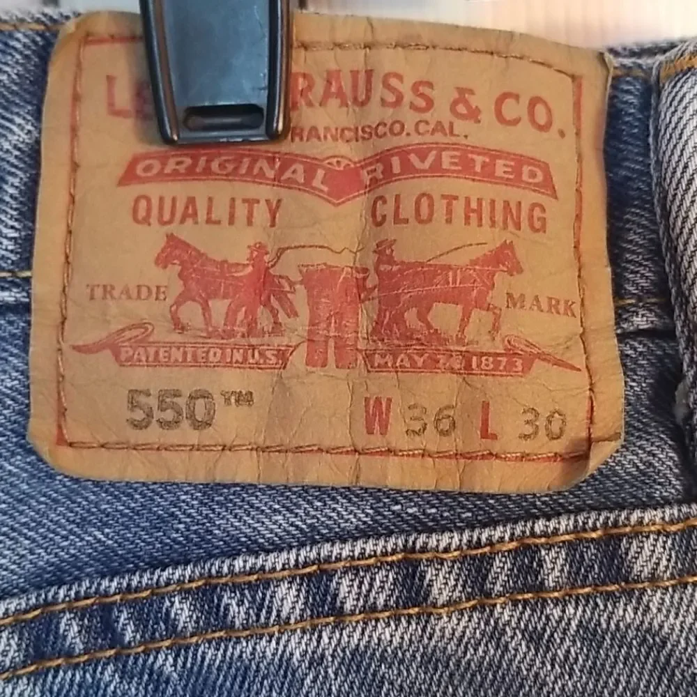 36×30 550 Levi's Relaxed Fit